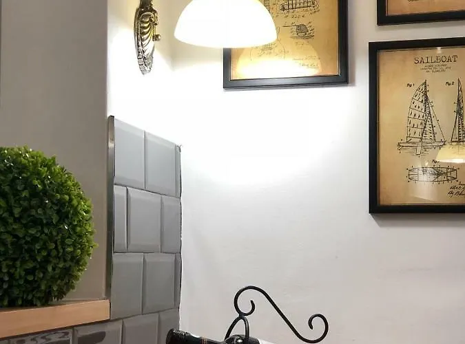 Frank Deluxe